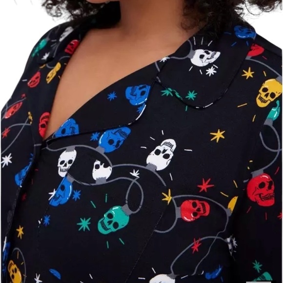 TORRID 2 2X Christmas Holiday Pajama Top Shirt Lights Skulls Button Up Super Sft - Picture 5 of 5
